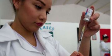 Si naciste entre 1970 y 1989 es probable que necesites esta vacuna con urgencia