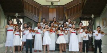 Presentación de concierto navideño Ensamble de violines