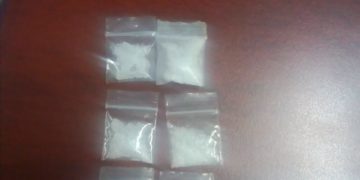 Detienen a tres personas por posesión de droga