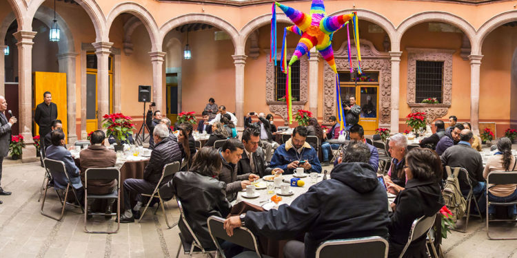 UASLP ofrece desayuno navideño a medios de comunicación