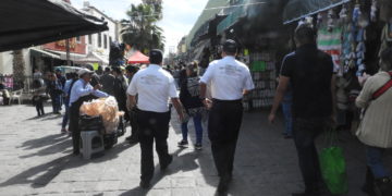 Retiran a comerciantes de pirotecnia que no tengan permiso
