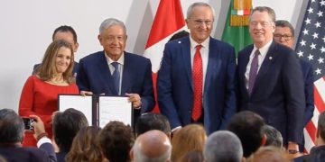 Firman en Palacio Nacional el T-MEC