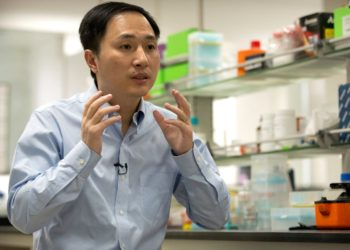 China sentencia a científico por modificar genes de embriones humanos