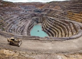 Calderón otorgó territorio a mineras como nunca: AMLO
