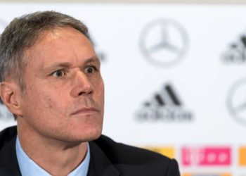 Por comentario nazi Marco Van Basten fuera del FIFA 20