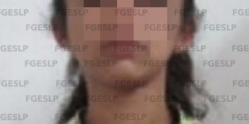 Arrestan a mujer de 19 años por conducir vehículo robado
