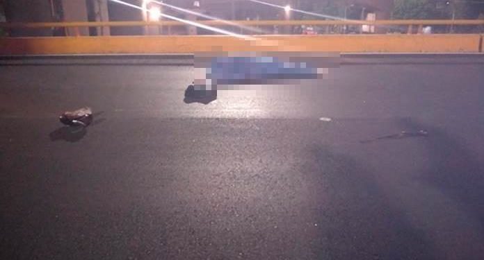 Mujer cae del tercer nivel del distribuidor Juárez