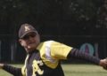 AMLO participará en un juego de estrellas del beisbol