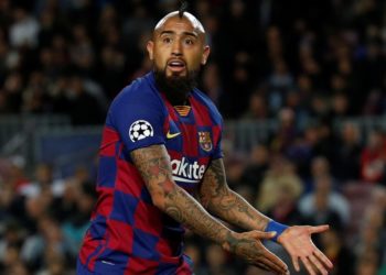 Arturo Vidal demanda al Barcelona por falta de pago