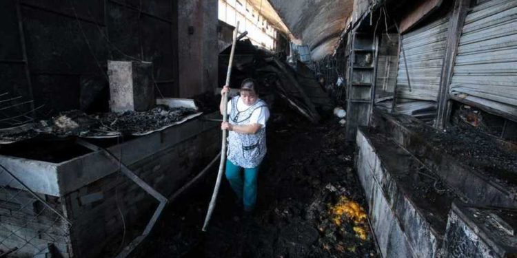 Evalúan daños en La Merced: 1,240 locatarios afectados