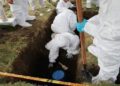 Hallazgo de fosa común en Colombia revive fantasma de ejecuciones extrajudiciales