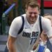 Luka Doncic abandona el campo por lesión en el tobillo