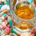 Alerta por mezclar alcohol con medicamentos