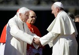 Excardenal acusado de agresiones sexuales sobornó a dos Papas