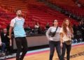 Piqué y Shakira visitan la cancha de Miami Heat