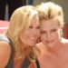 Charlize Theron habla sobre la persona que asesinó a su padre