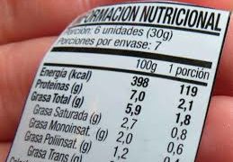 Empresas buscan evitar implementar etiquetado en alimentos