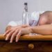 Estrés laboral puede aumentar consumo de alcohol