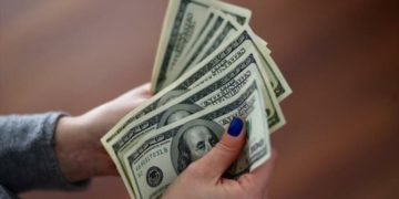 El dólar  se cotiza en $19.2 pesos