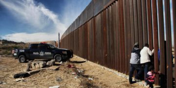 Miles de brasileños llegan a la frontera entre EE.UU. y México para solicitar asilo