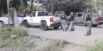Pobladores de Tecoanapa retienen a 16 agentes de la Guardia Nacional