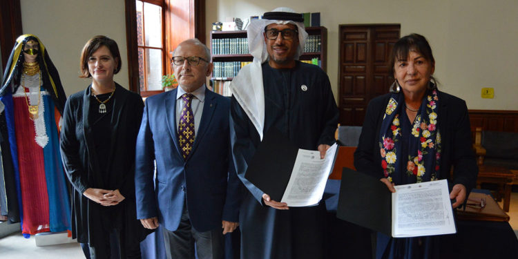 Recibe INAH donación de bienes etnográficos de los Emiratos Árabes Unidos