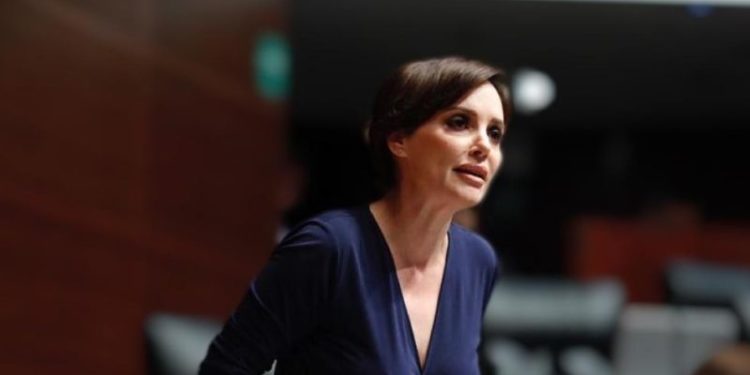 Separan a Lilly Téllez de la bancada del Senado