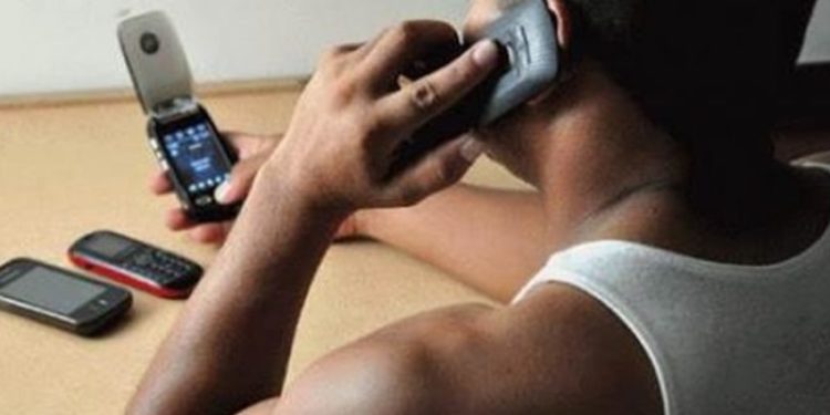 Estiman 103 llamadas de extorsión diarias desde penales