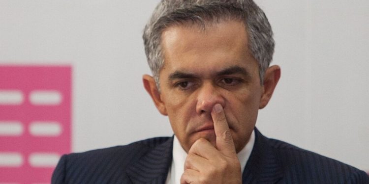 Ligan a gobierno de Mancera con triangulación de dinero para García Luna