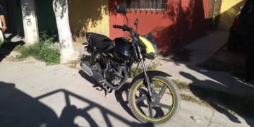 Policías de soledad recuperan un vehículo y motocicleta con reporte de robo