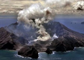 Erupción de volcán en Nueva Zelanda deja muertos y desaparecidos