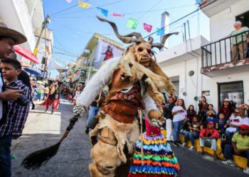 Miles de familias disfrutaron del Paseo del Pendón de Chilpancingo