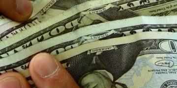 El peso se mantiene estable