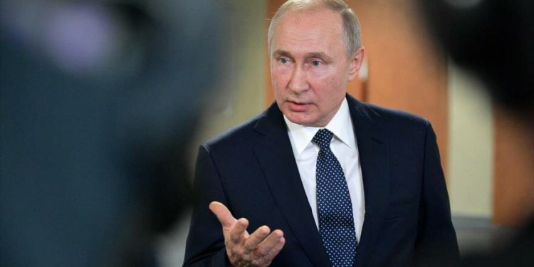 Vladimir Putin firma ley  contra blogueros, periodistas y medios sociales