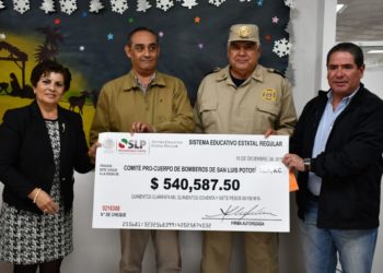 Entrega el SEER aportación a  bomberos