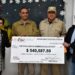 Entrega el SEER aportación a  bomberos