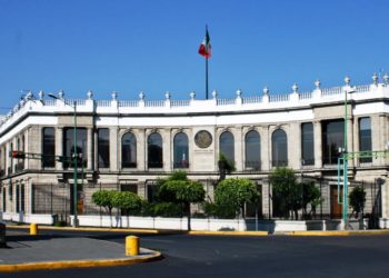Exigen derechos en Secretaría de Gobernación