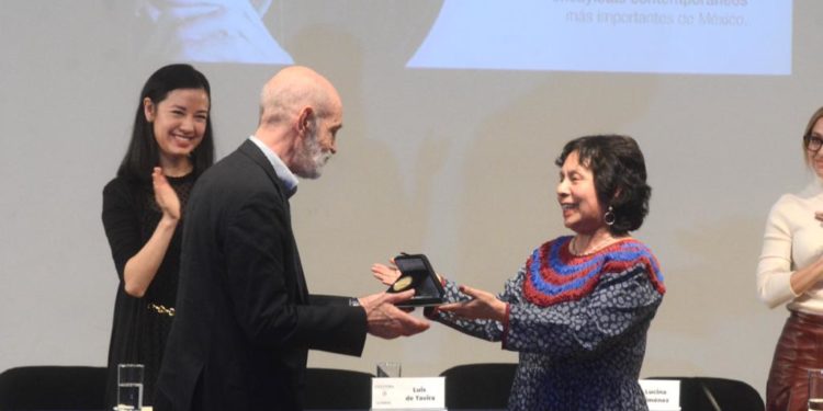 Luis de Tavira recibe la Medalla Bellas Artes