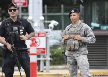 Tiroteo en base naval de EE.UU. deja tres muertos y varios heridos