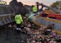 Vuelca tráiler con cervezas en la México-Cuernavaca