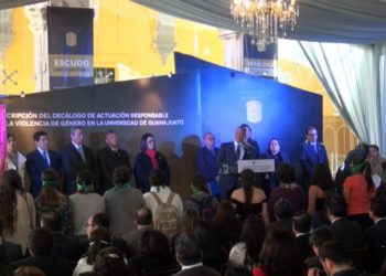 Por acoso Universidad de Guanajuato destituye a maestros