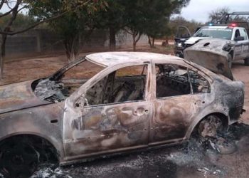 Amenazan al medio informativo ‘La Roja’, roban y queman carro de colaborador