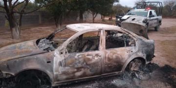 Amenazan al medio informativo ‘La Roja’, roban y queman carro de colaborador