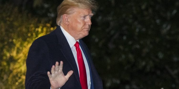 Entre disputas inicia el juicio político contra Trump