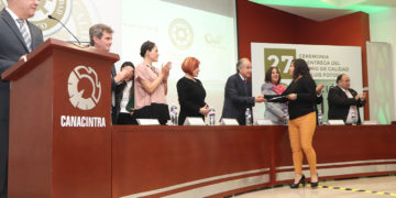 DIF municipal recibe Premio de Calidad por parte de CANACINTRA