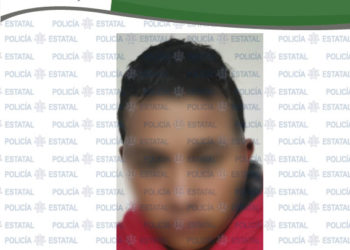 Detienen a dos hombres por robo a tienda de abarrotes