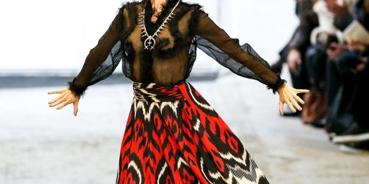 María Félix llega a Paris Fashion Week