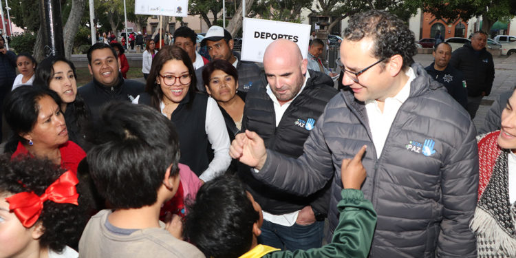 El alcalde Xavier Nava se reunió con comuneros de San Juan de Guadalupe desde el pasado Miércoles