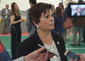 El SEER reconoce trabajo de bibliotecaria promotora de lectura