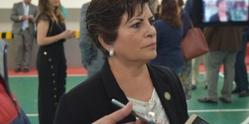 El SEER reconoce trabajo de bibliotecaria promotora de lectura